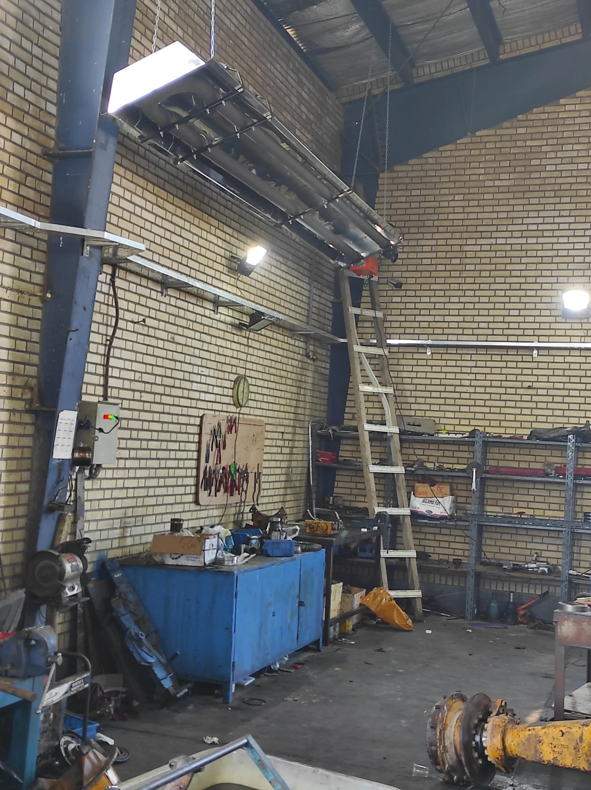 تعمیرگاه ماشین سنگین صفادشت