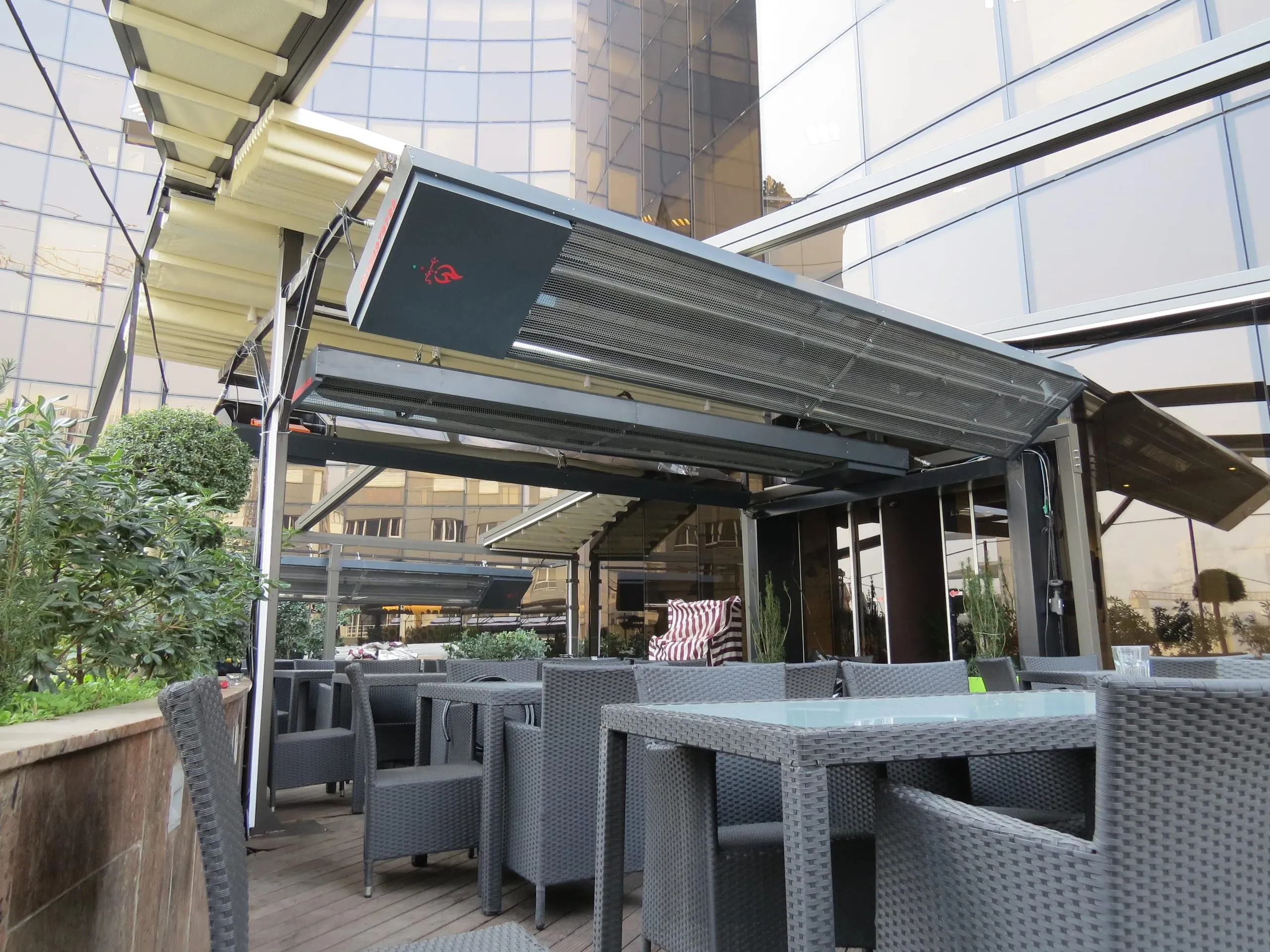 بخاری تابشی رستوران پالادیوم