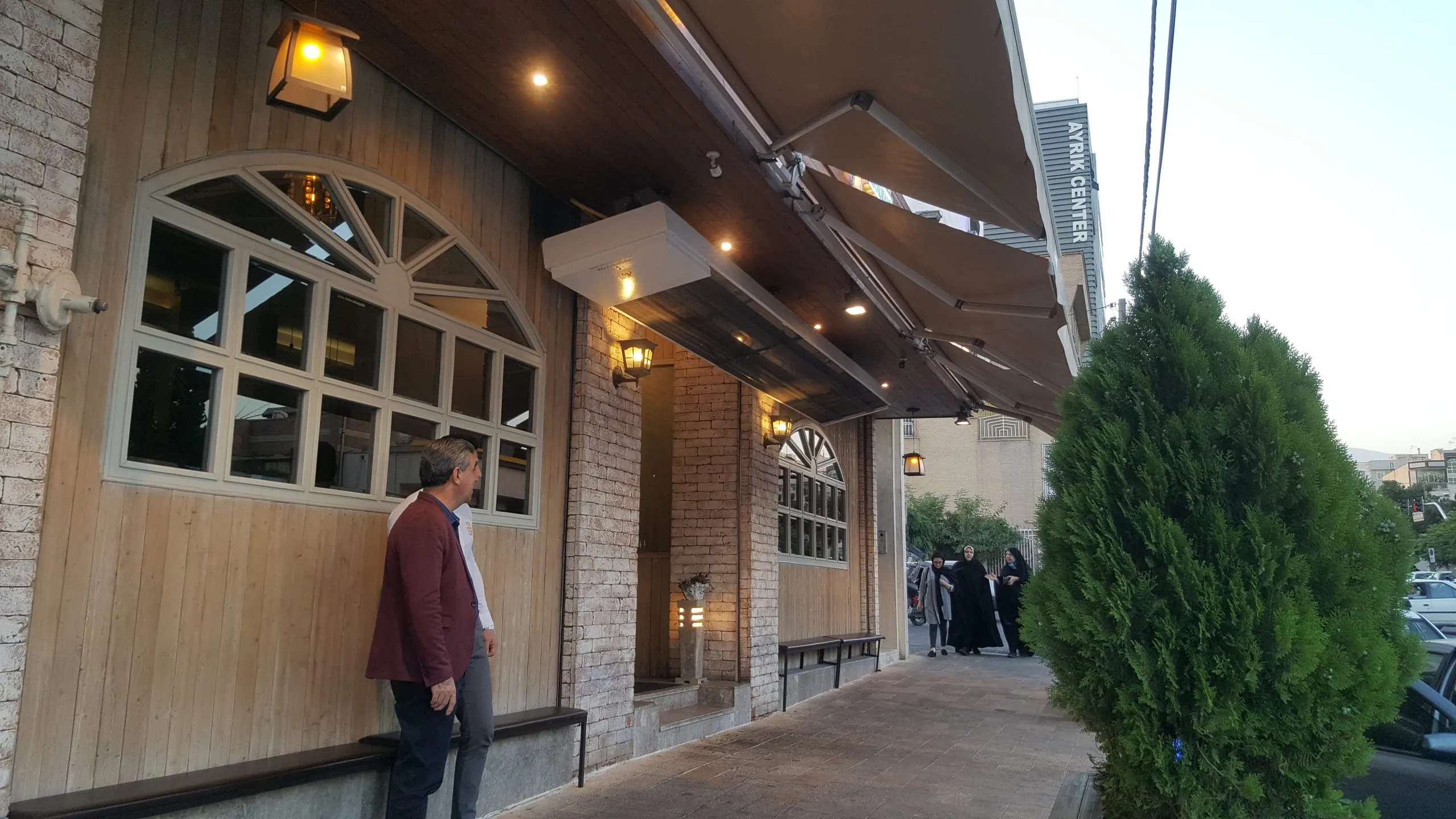 رستوران ژمیس آریا شهر