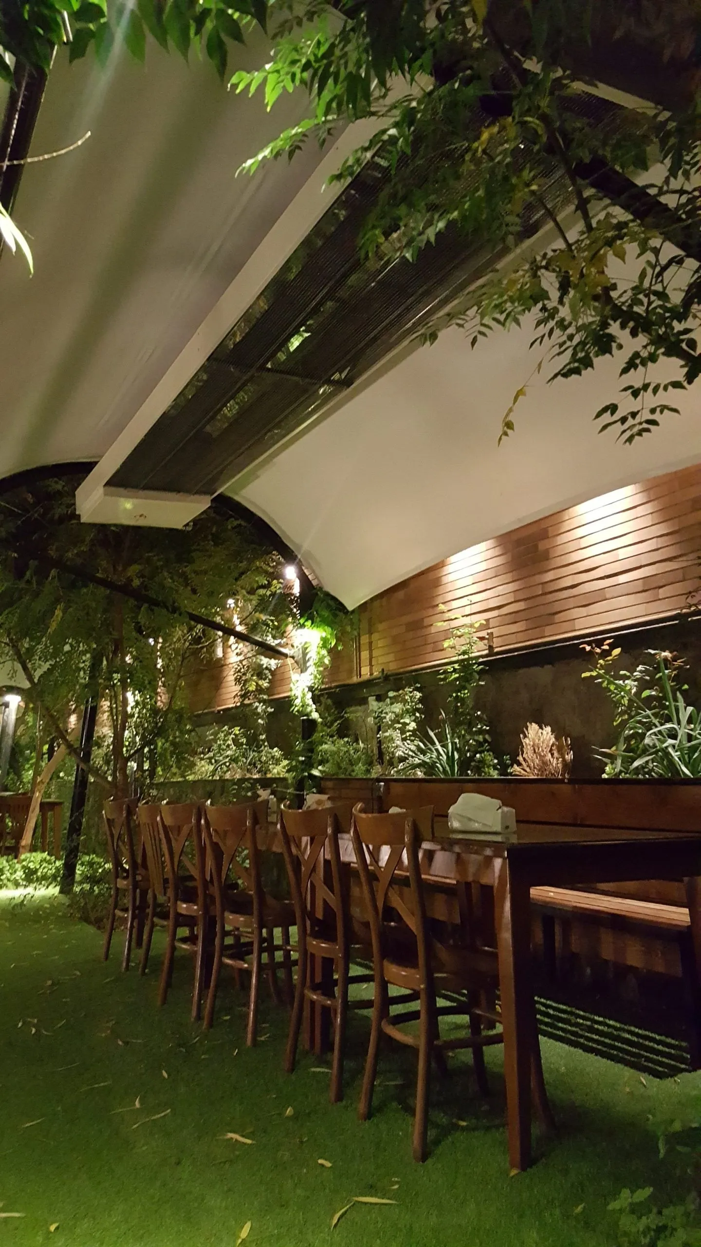 هیتر دکوراتیو رستوران دلیجان