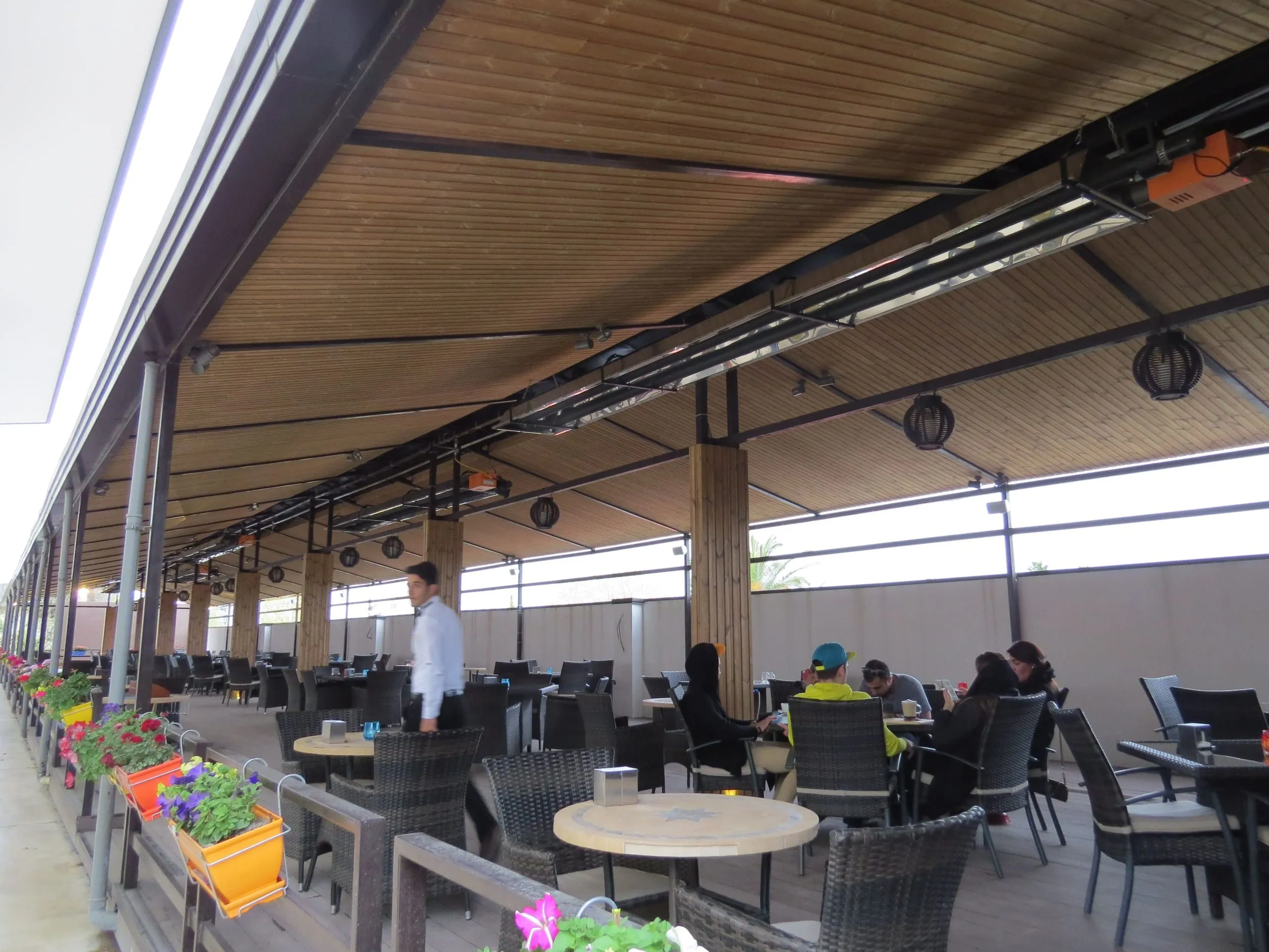 کافه دژاوو ایزد شهر